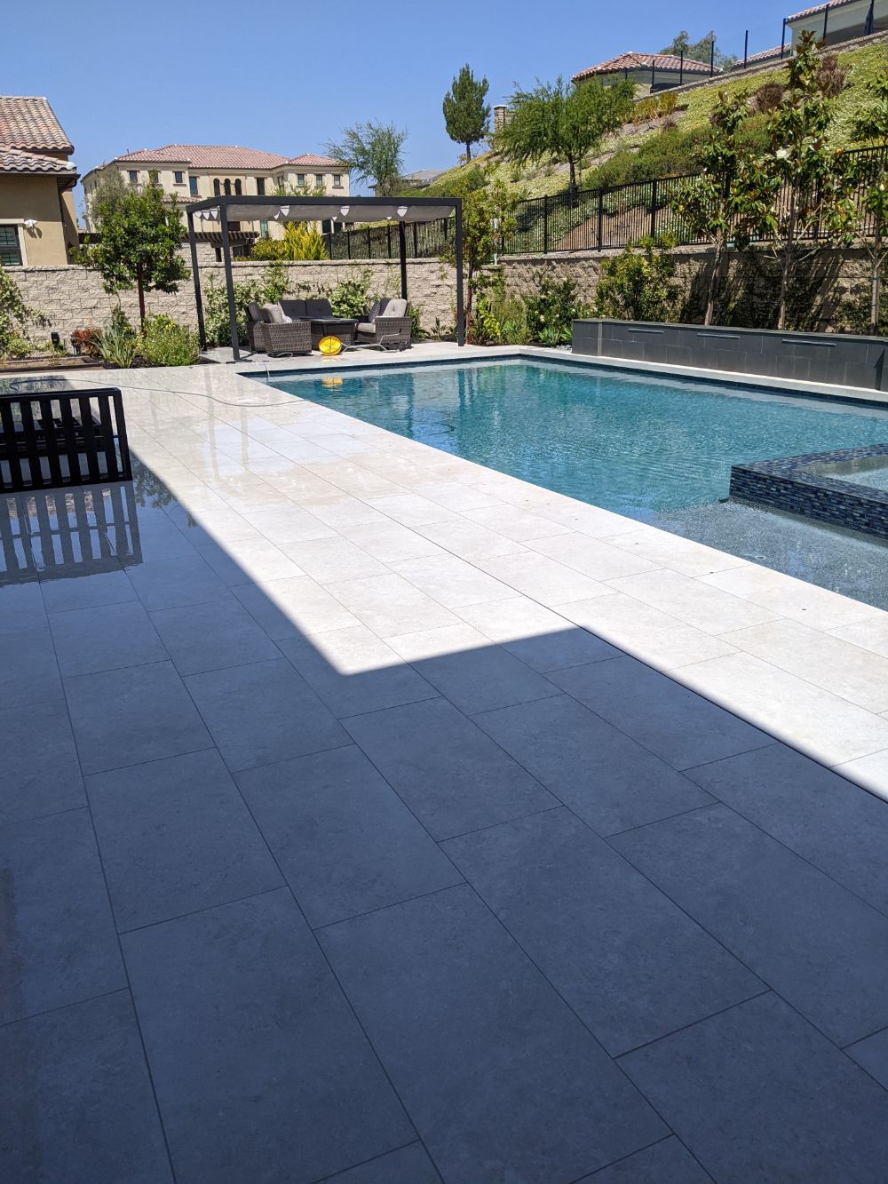 Driveway cleaning and pool deck pressure washing in yorba linda california