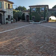 Brick-Driveway-and-Backyard-Pressure-Washing-in-Newport-Beach-CA 4