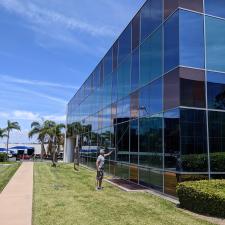 Commercial-Office-Window-Washing-in-Newport-Beach-CA 4