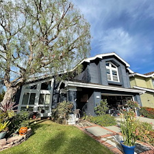 House-washing-and-roof-cleaning-in-Costa-Mesa-California 2