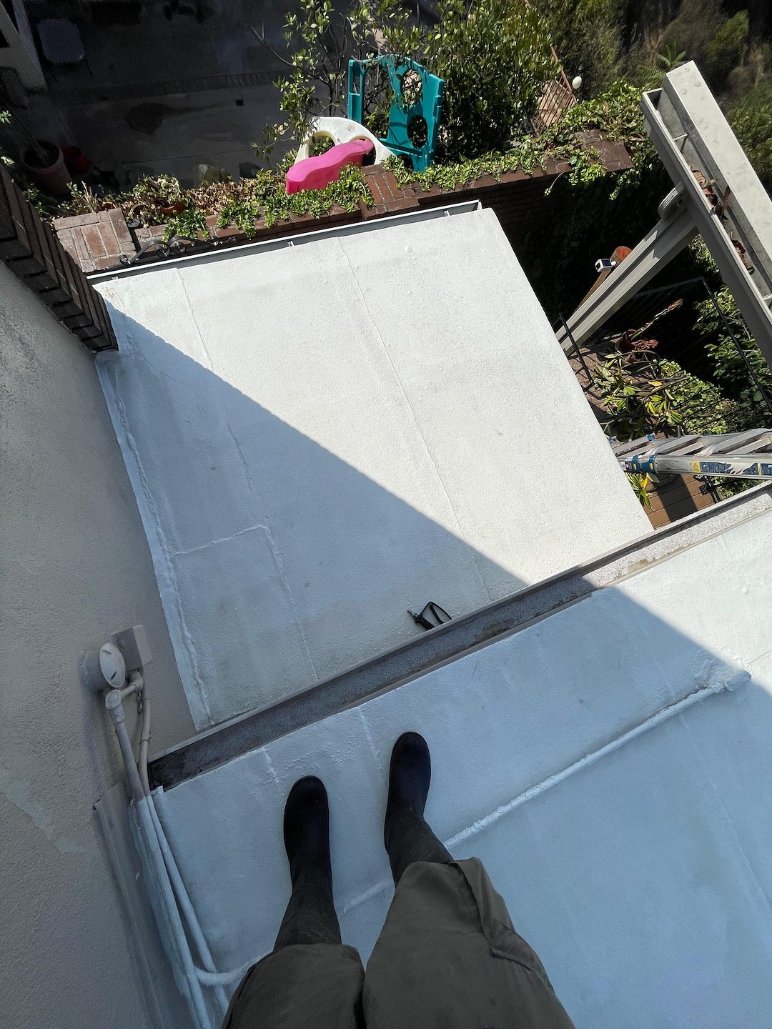 Roof cleaning in Buena Park, California 